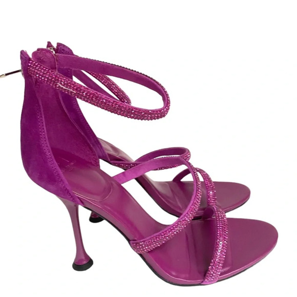 Marc Fisher CARITA ANKLE STRAP HEELED
SANDAL Fuschia 10 - Picture 5 of 11